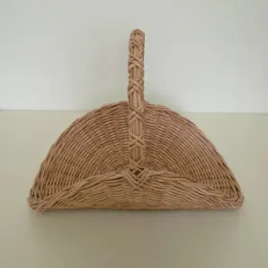 Корзина плетёная