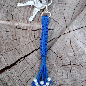 Брелок плетеный