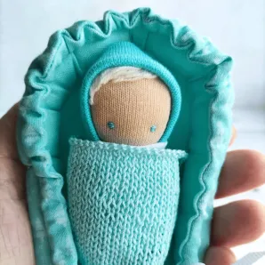 крошка в ладошке ручная работа