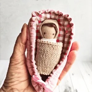 крошка в ладошке ручная работа