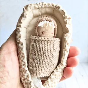 крошка в ладошке ручная работа