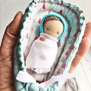 крошка в ладошке ручная работа