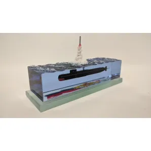 Подводная лодка 667А "Навага" с пуском ракеты