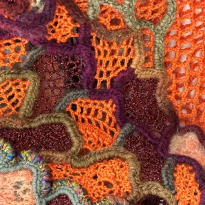 ФРАНЦУЗСКИЕ ЗАПЛАТКИ джемпер в технике фриформ