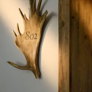 Интерьерные вывески и слова