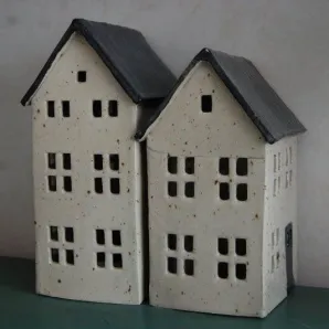 Домик интерьерная статуэтка