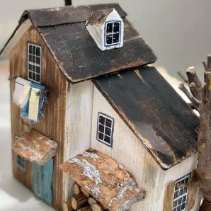 Домик интерьерная статуэтка