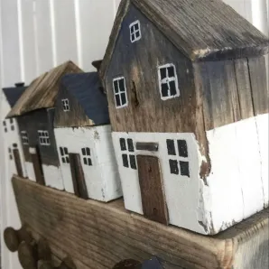 Домик интерьерная статуэтка