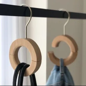 Вешалки и плечики для одежды