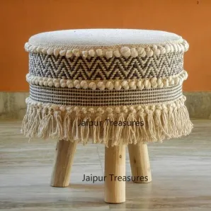 Табурет, пуф