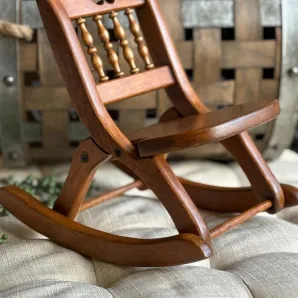 Стул из массива, деревянный