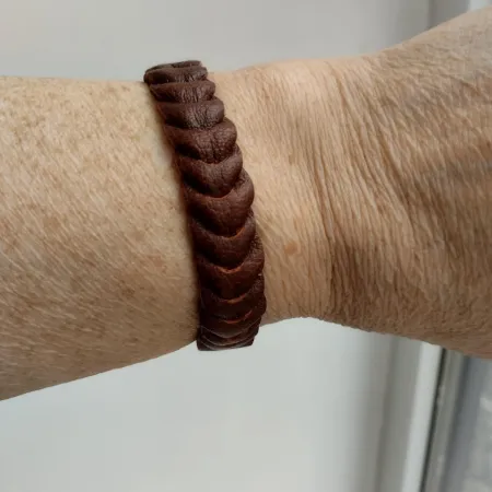 Браслет из натуральной кожи