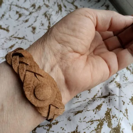 Браслет из натуральной кожи