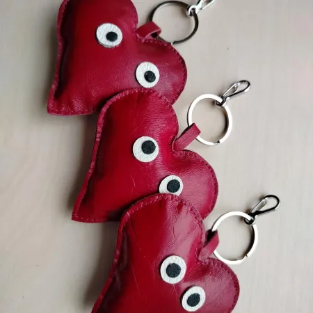 Подвеска сердечко на сумку