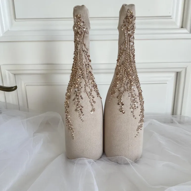 Свадебные чехлы на шампанское беж бисер пайетки