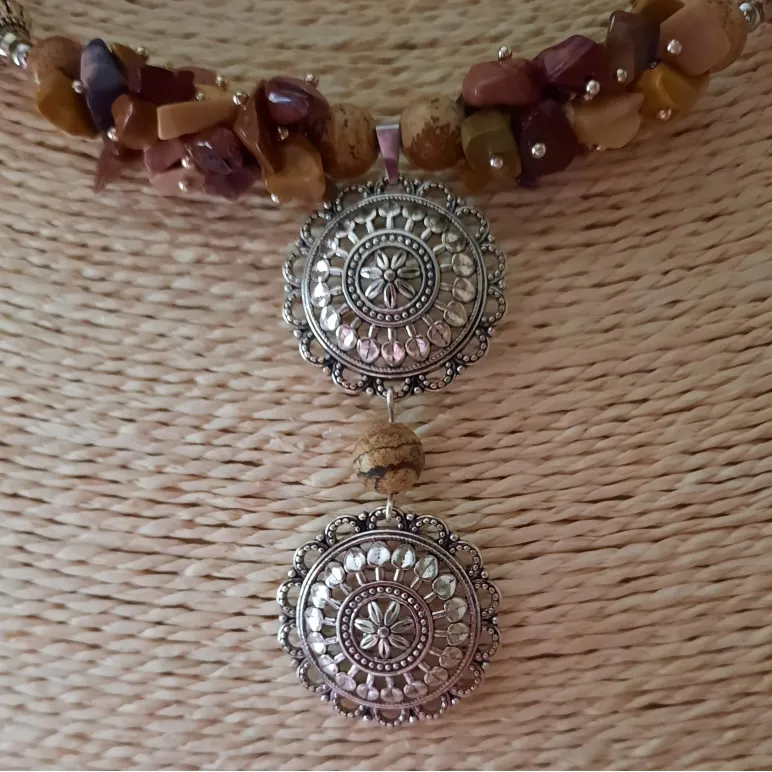 Комплект женской бижутерии из яшмы