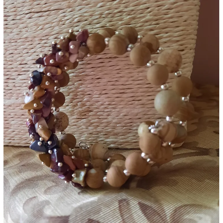 Комплект женской бижутерии из яшмы