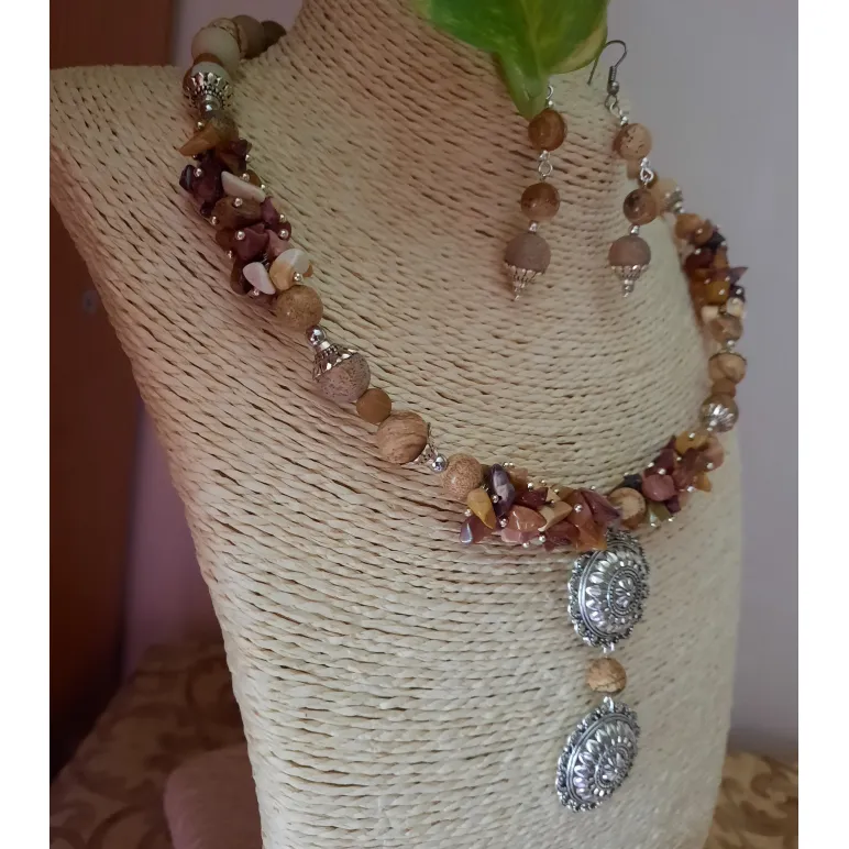 Комплект женской бижутерии из яшмы