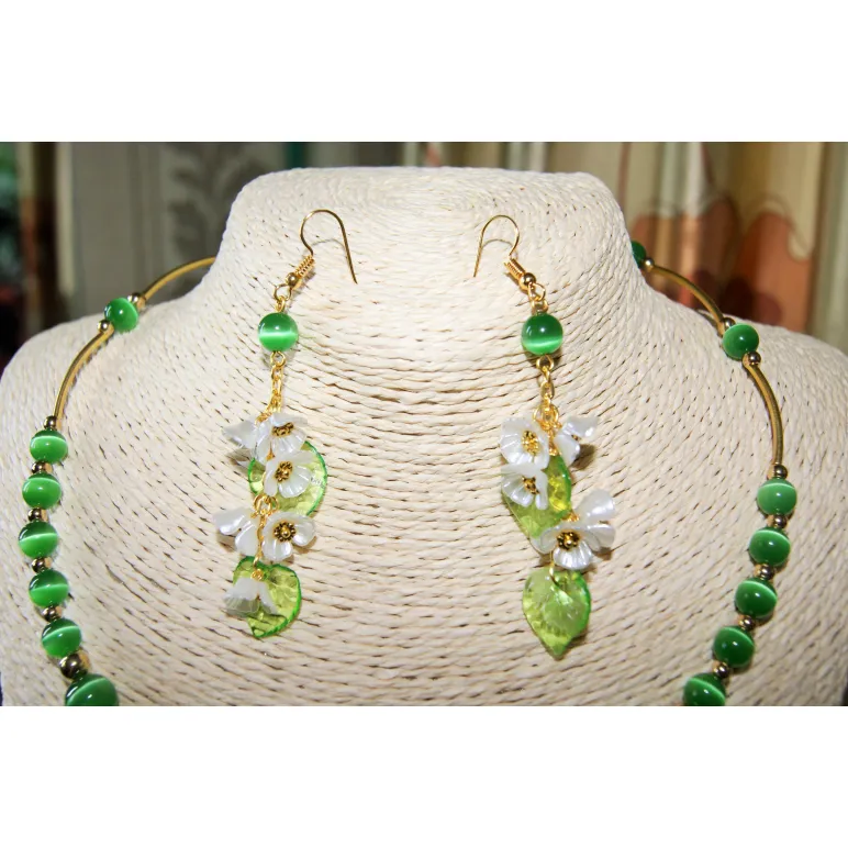 Комплект женской бижутерии "Весенний аромат"