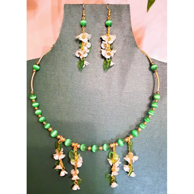 Комплект женской бижутерии "Весенний аромат"