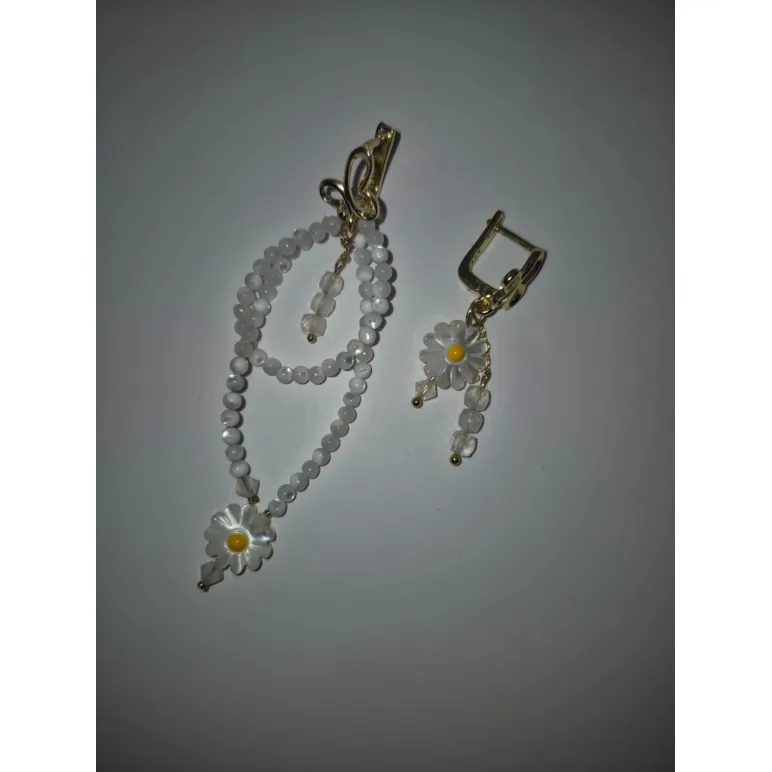 Чокер и ассимитричные серьги