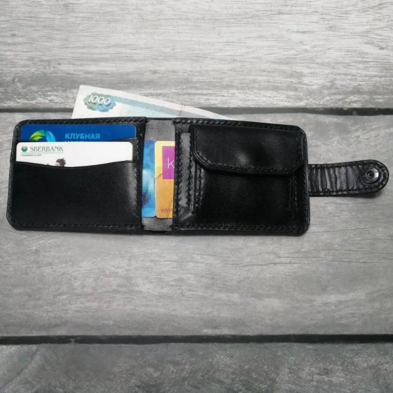 Мужское портмане из натуральной кожи.