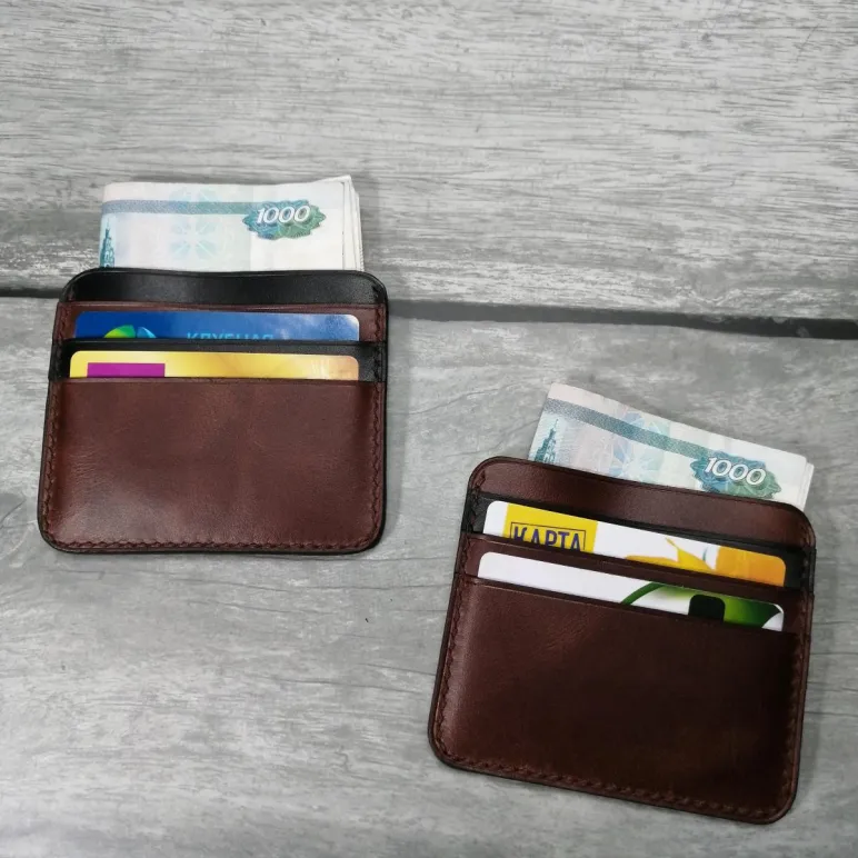 Картхолдер из натуральной кожи.