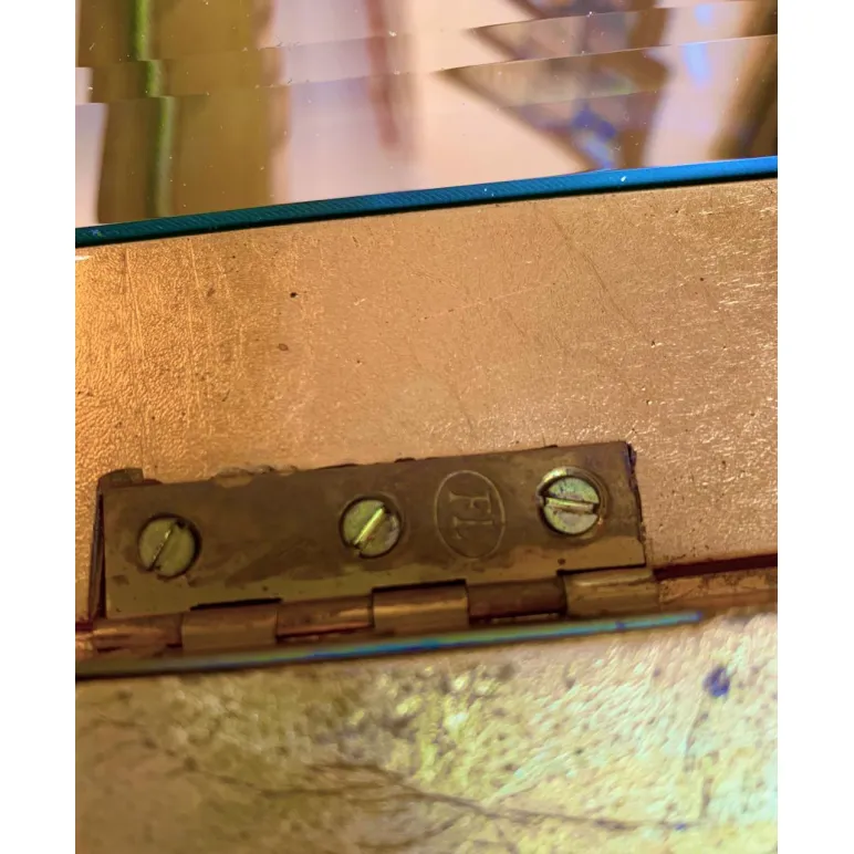 Стол витрина из массива дерева в стиле шинуазри