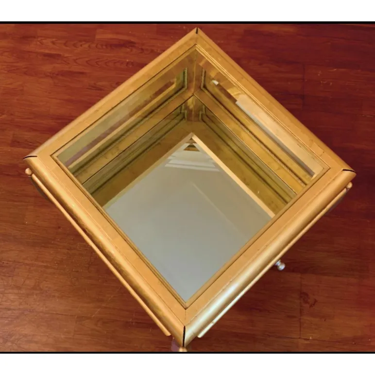 Стол витрина из массива дерева в стиле шинуазри