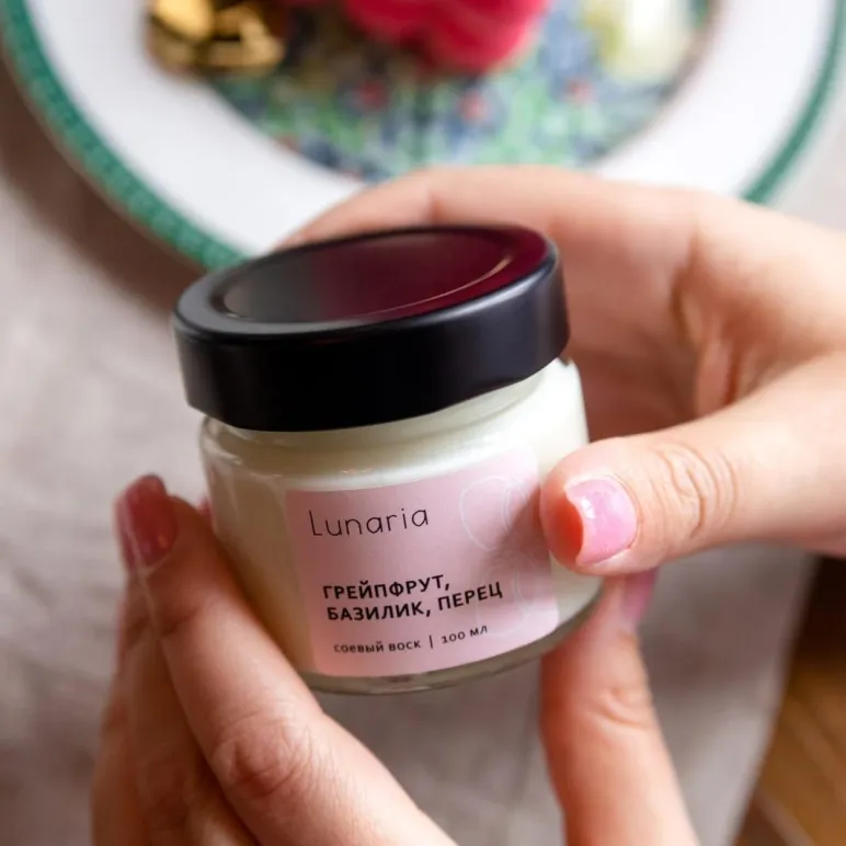 Ароматическая свеча Грейпфрут, базилик и перец 