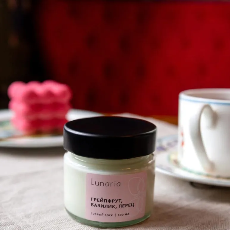 Ароматическая свеча Грейпфрут, базилик и перец 