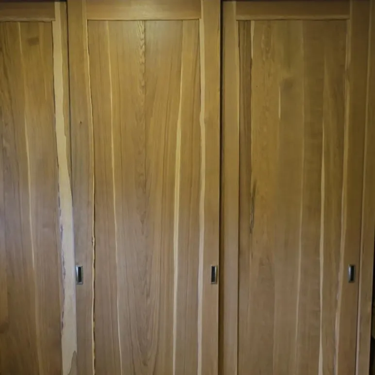 Шкаф из массива дуба