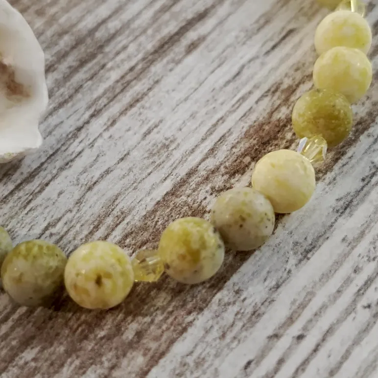 Браслет из африканской бирюзы с раковиной