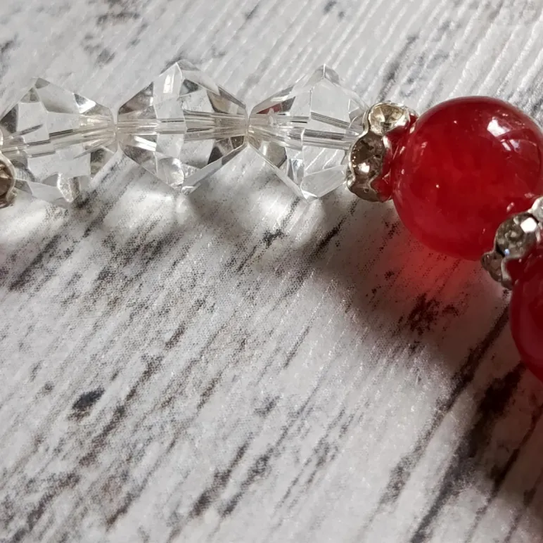 Браслет из граната и хрусталя