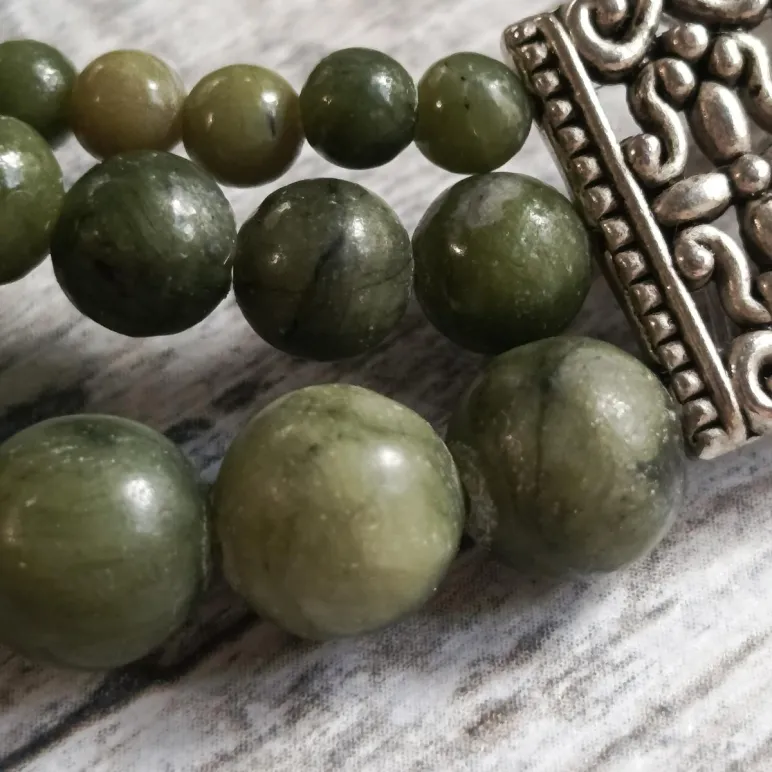 Тройной браслет из нефрита