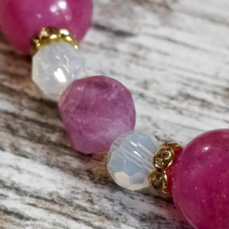 Браслет из халцедона, рубелита и опалита