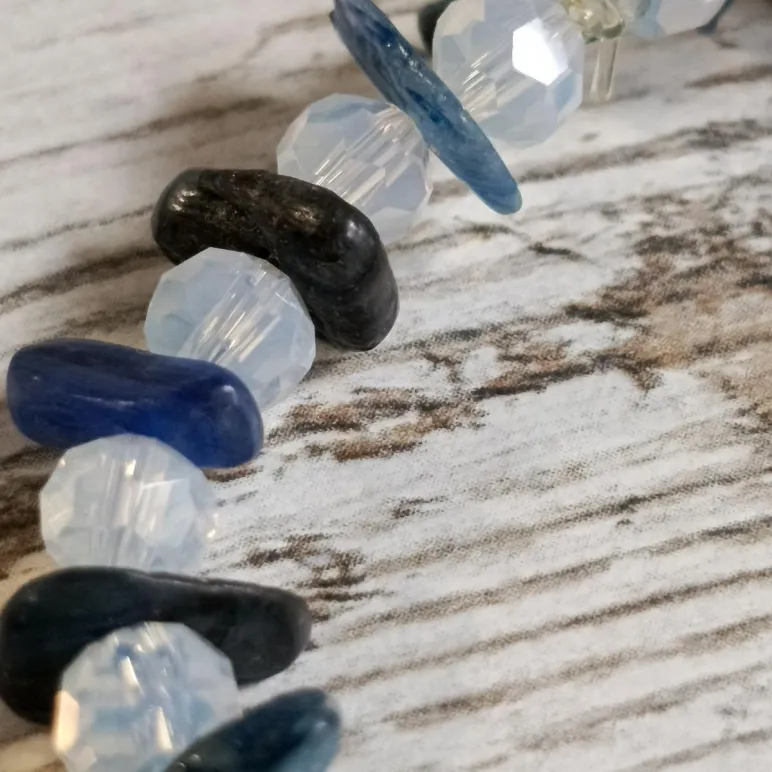 Браслет из опалита с кианитом