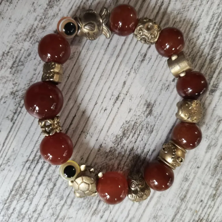 Браслет из агата с символами