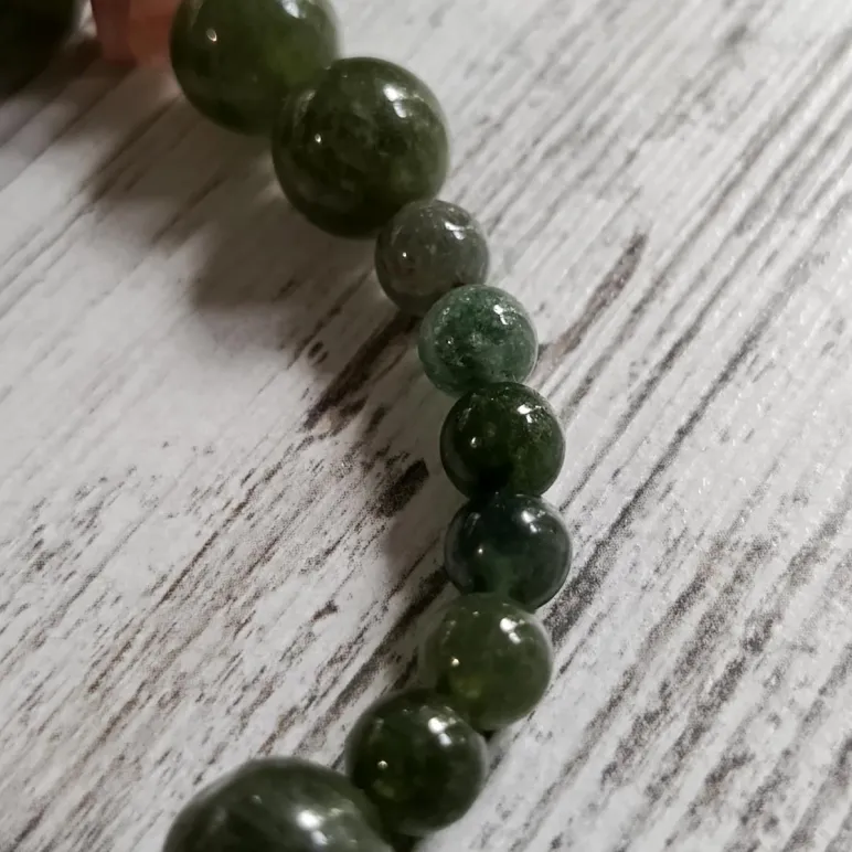 Браслет из нефрита с агатом и клубничным кварцем