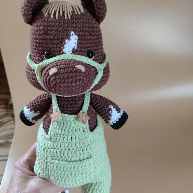 Вязаная лошадка