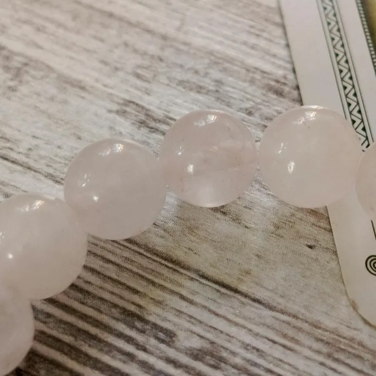 Браслет из розового кварца