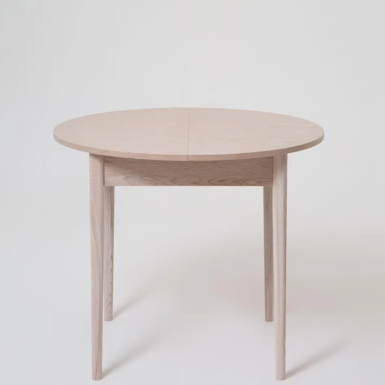 Круглый, раздвижной стол. Дубовый шпон, массив ясеня