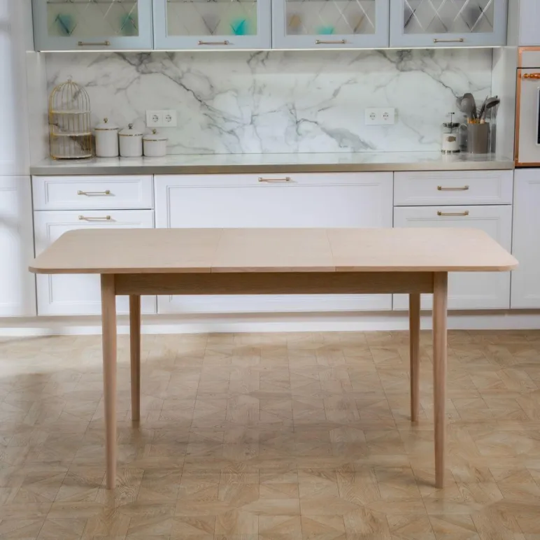 Прямоугольный, раздвижной стол. Дубовый шпон, массив ясеня