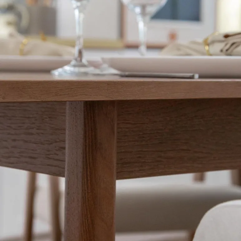 Прямоугольный, раздвижной стол. Дубовый шпон, массив ясеня