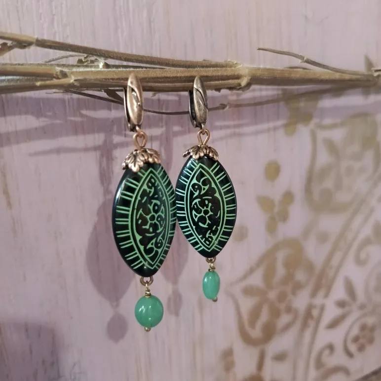 Серьги с бусинами ваджра и нефритом