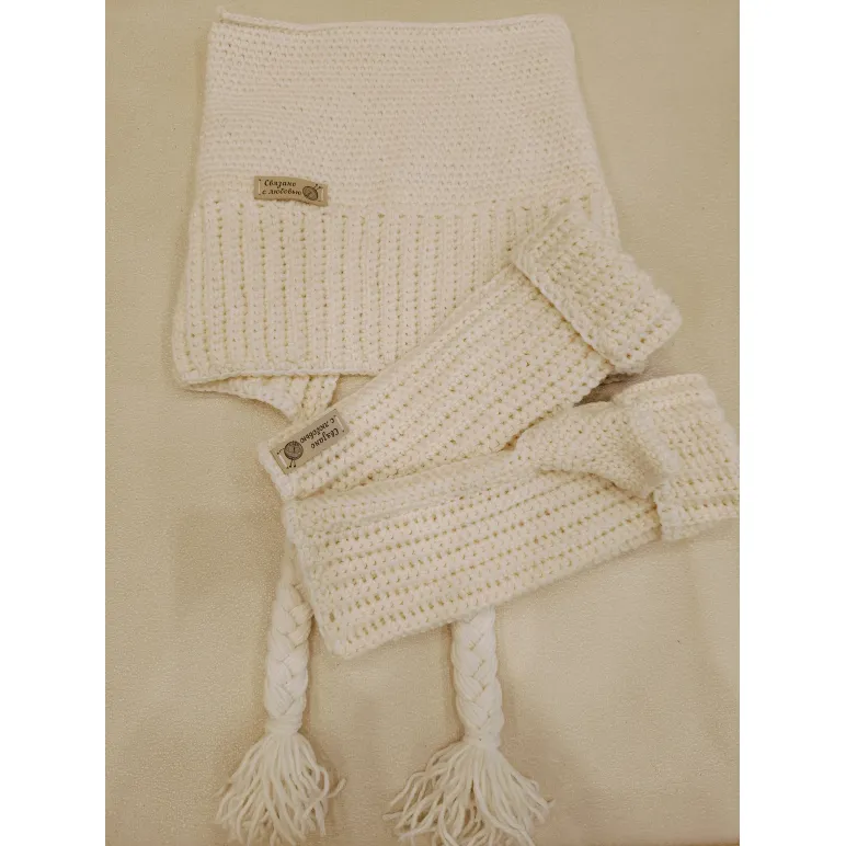 Шапка с ушками и минетки