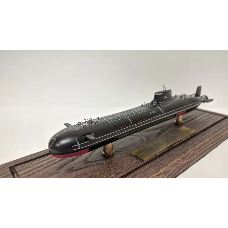 Модель подводной лодки проект 941 "Акула"