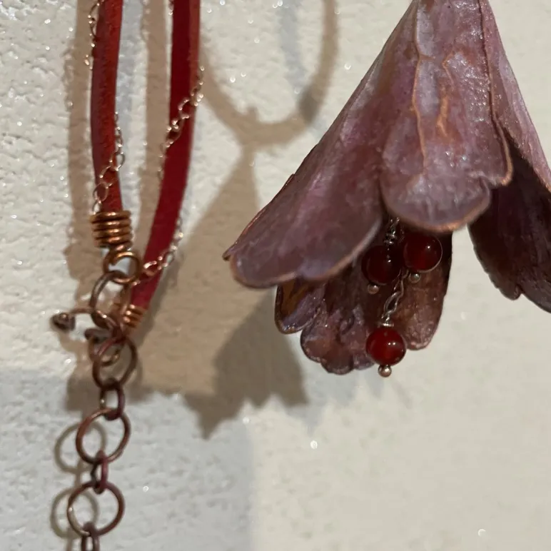 Кулон на шею «Колокольчик любви» ручной работы в технике гальванопластика