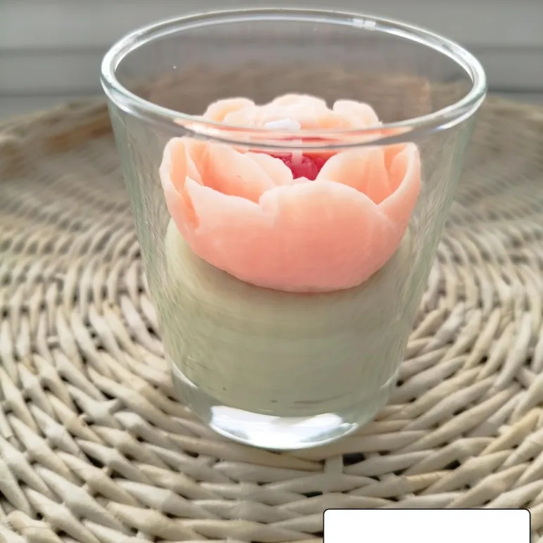 Свечи восковые в стакане