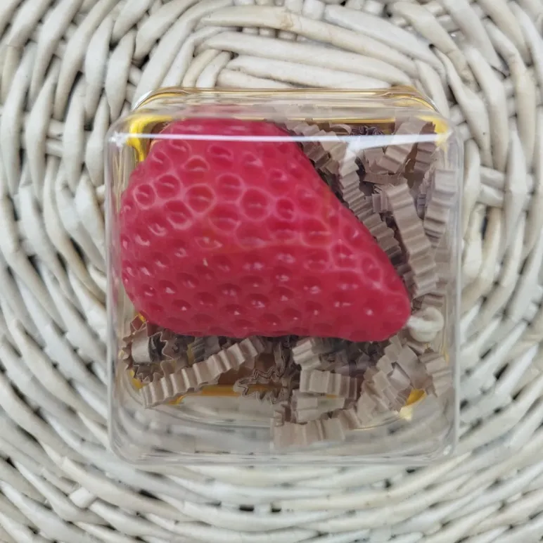 Свеча восковая бонбоньерка